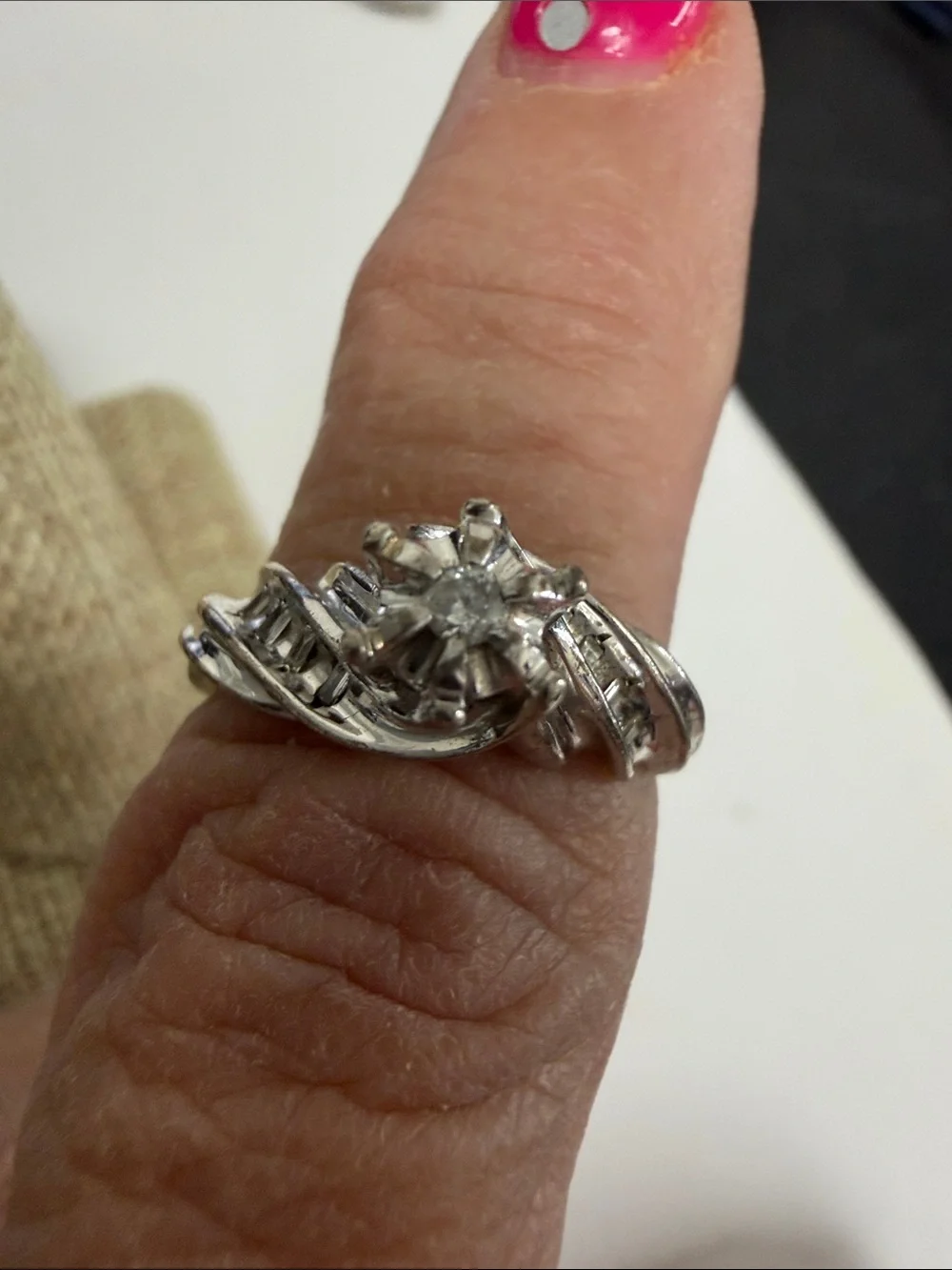 Sterling Silver Women's Diamond Accent Swirl Ring - Silver size 7